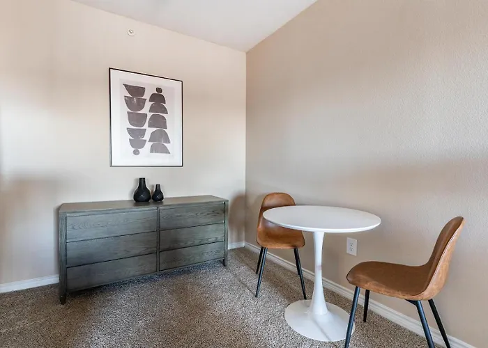 Landing Stunning 1bd Gym Pool Fort Worth