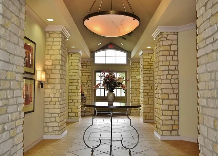 Landing Stunning 1bd Gym Pool *